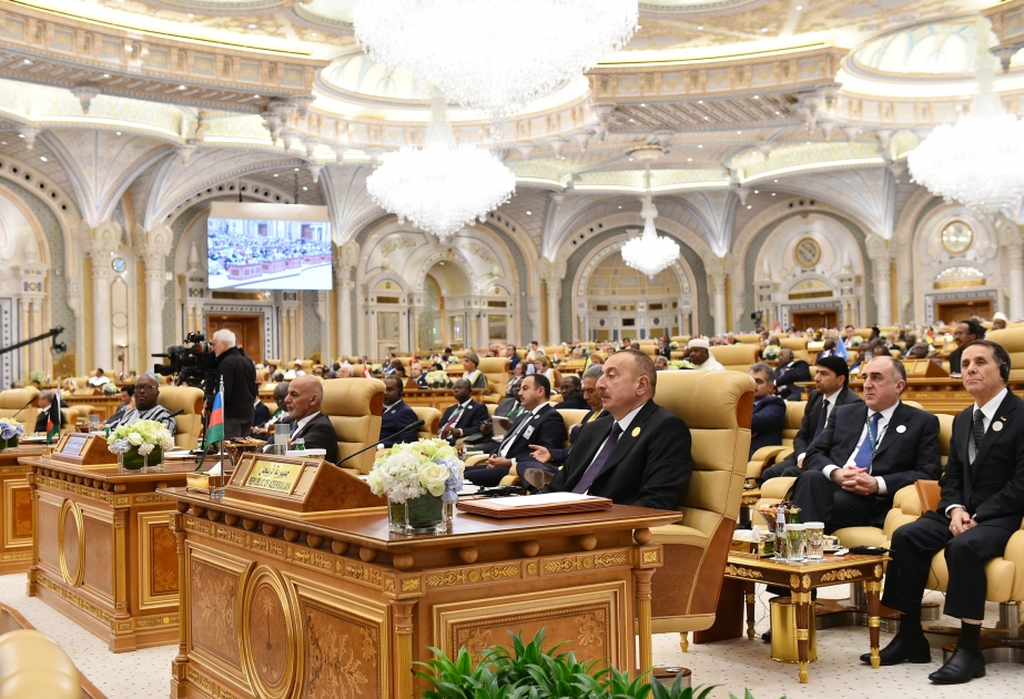 Riyad a accueilli le sommet arabo-islamo-américain Le président azerbaïdjanais Ilham Aliyev a participé au sommet VIDEO