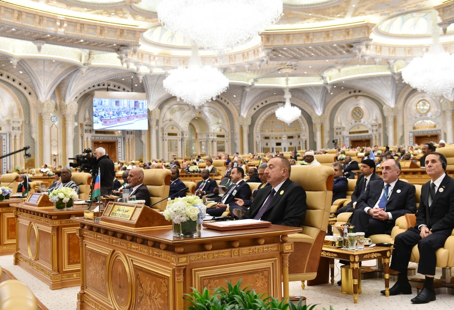 الرئيس الأذربيجاني يشارك في القمة العربية الإسلامية الامريكية في الرياض