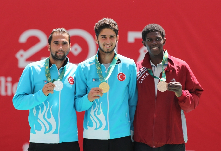 Kişilərin fərdi tennis yarışlarında Altuğ Çelikbilek qızıl medalı aktivinə yazdırıb