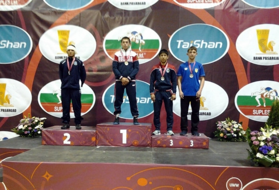 С чемпионата Европы среди школьников 1 золотая и 4 бронзовые медали