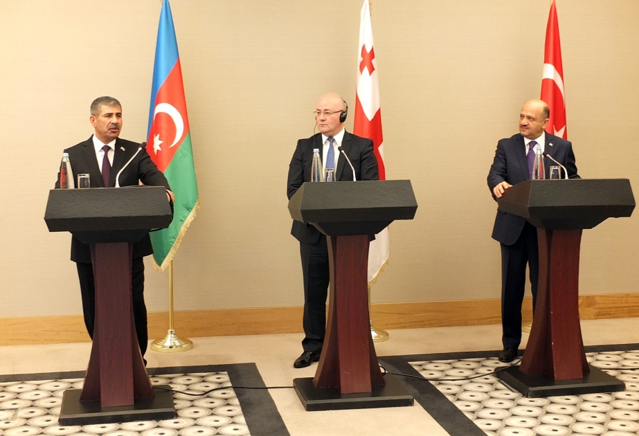In Batumi trilaterales Treffen der Verteidigungsminister von Aserbaidschan, Georgien und der Türkei begonnen