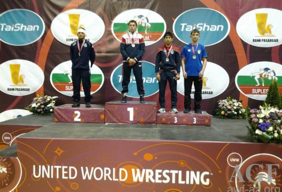 Azerbaijani school boys win five European wrestling medals