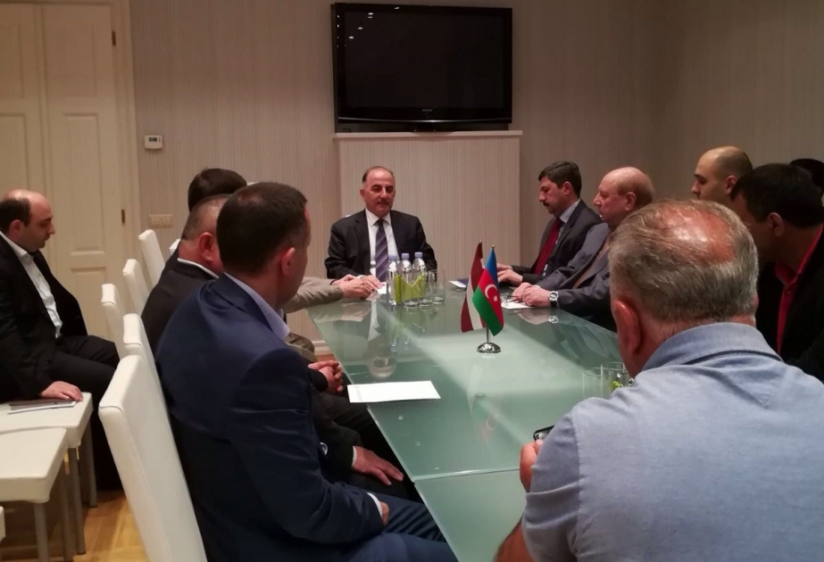 讨论扩大阿塞拜疆与拉脱维亚经济合作的问题