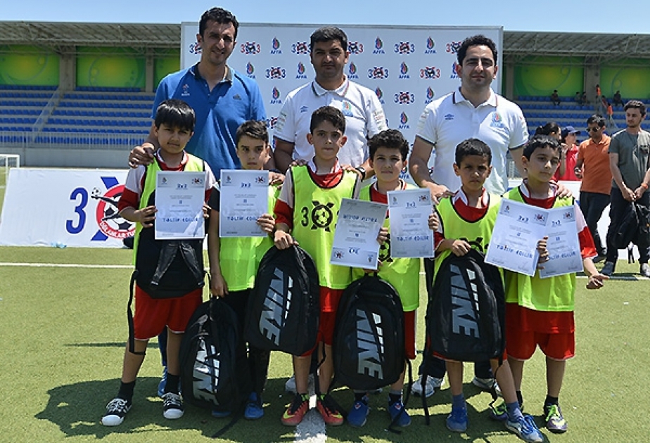Bayıl stadionunda qızlar və oğlanlar arasında futbol üzrə 3x3 turniri keçirilib