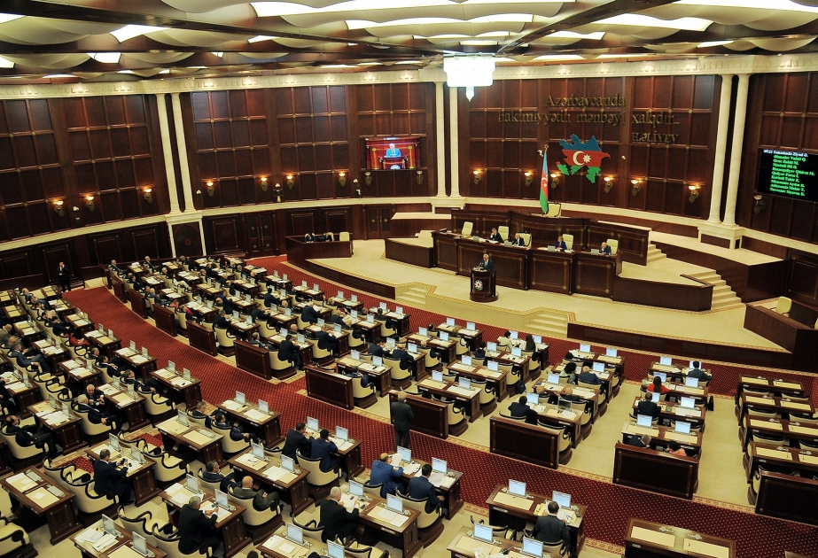 Parlamentin yaz sessiyasının son plenar iclası keçirilib