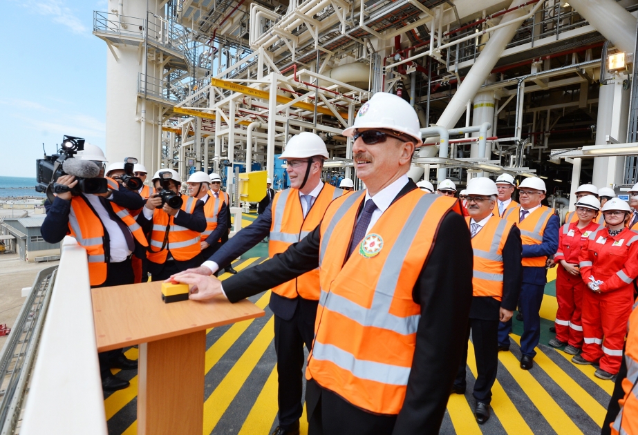 Le président Ilham Aliyev assiste à la cérémonie d’envoi en mer des installations construites pour Chahdeniz-2 VIDEO