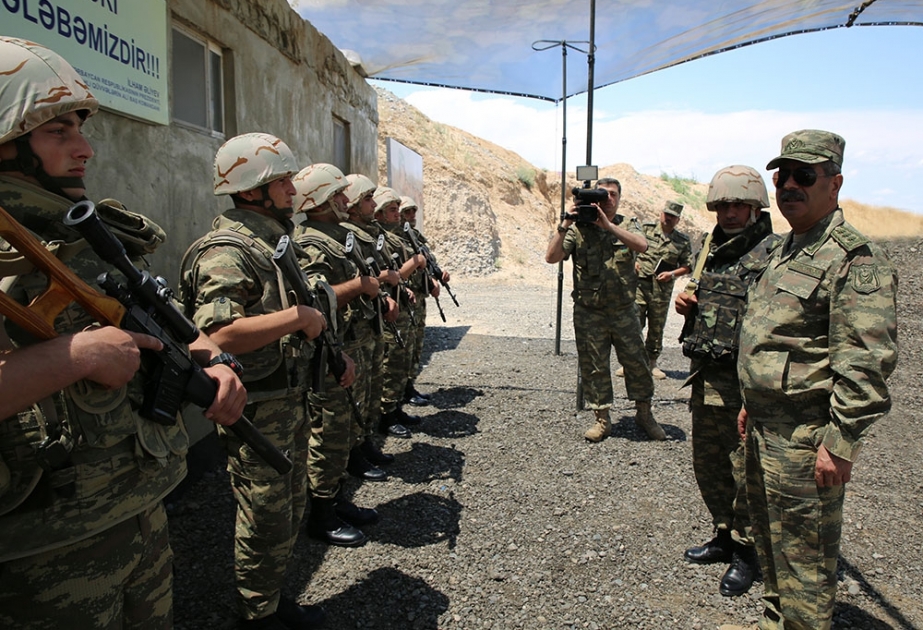 Müdafiə Nazirliyinin rəhbərliyi cəbhə bölgəsində olub