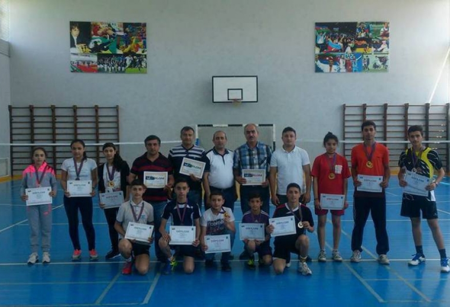 Paytaxt məktəbliləri arasında badminton turnirinə yekun vurulub