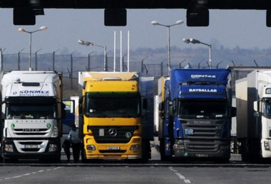 ميناء باكو التجاري البحري الدولي استقبل اكثر من 10 الاف شاحنة النقل البري الدولي