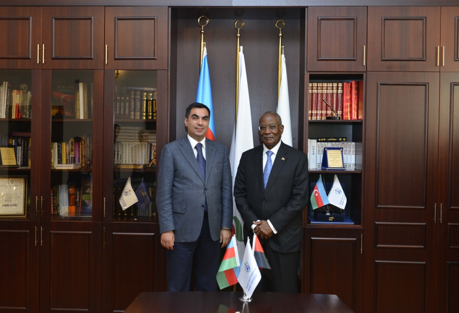Angolan Oil Minister visits Baku Higher Oil School
