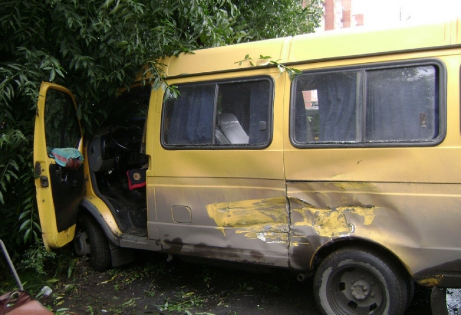 Qubada “QAZel” markalı avtomobil aşıb, dörd nəfər ciddi xəsarət alıb