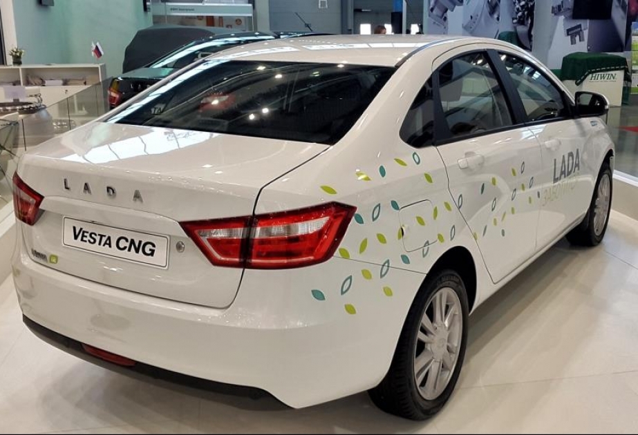 "АвтоВАЗ" начал производство битопливной LADA Vesta