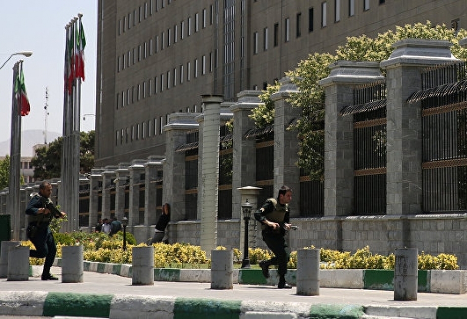 В Тегеране обезврежены лица, напавшие на здание парламента