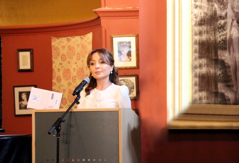 Londres : Présentation du livre «Nizami, le grand poète azerbaïdjanais» traduit vers l’anglais par Eugene Bertels