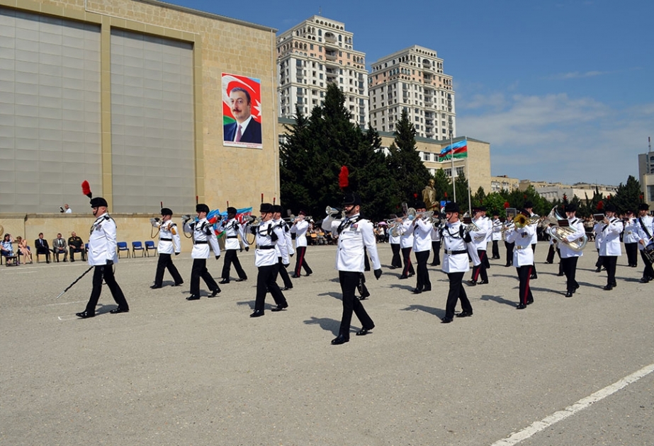 Bakıda Böyük Britaniyanın hərbi orkestrinin nümunəvi çıxışı olub VİDEO