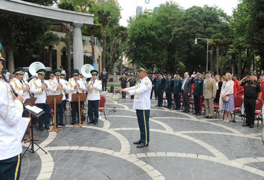 British Army Band performs Sari Galin