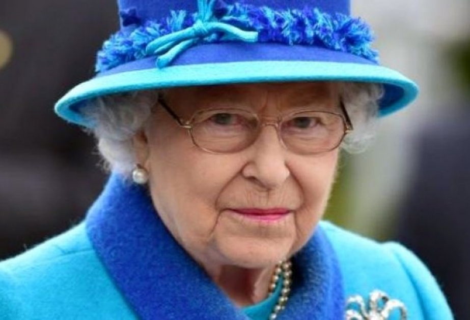 Kraliça II Elizabet öz ad günündə Londonda yanğın nəticəsində ölənlərin xatirəsini anıb