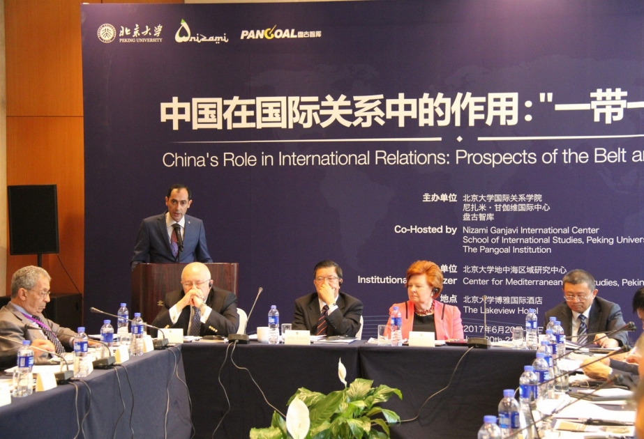 Forum mit Organisation des internationalen Nizami Ganjavi Zentrums in Peking begonnen