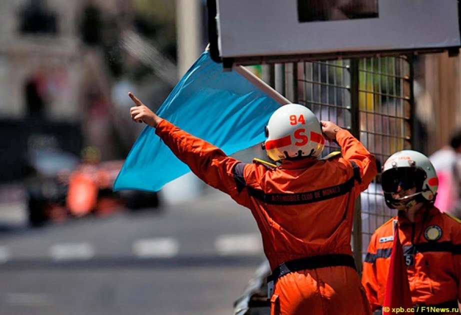 В Формуле 1 изменили правило синих флагов перед этапом в Баку