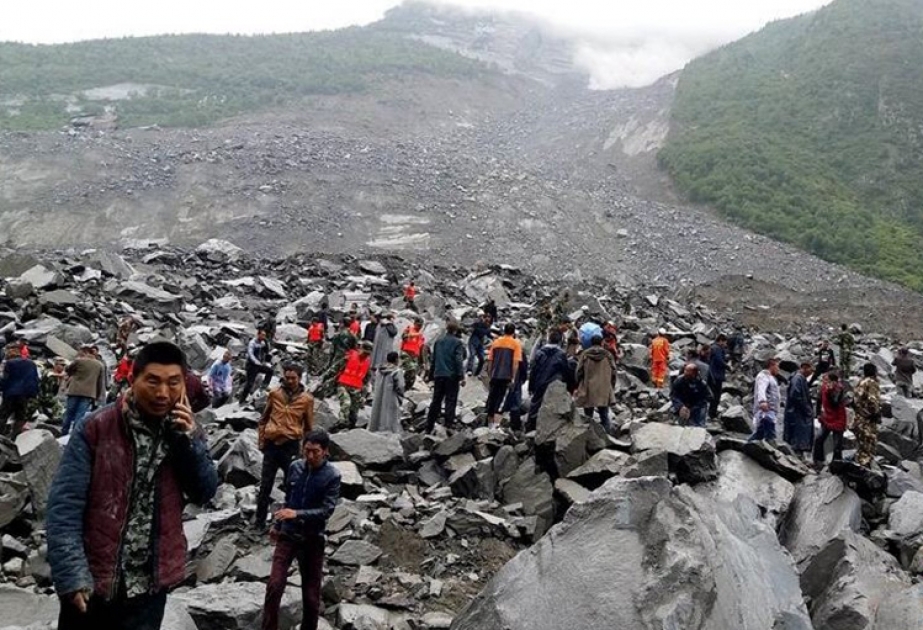 Çində torpaq sürüşməsi nəticəsində 141 nəfər dağıntı altında qalıb YENİLƏNİB VİDEO