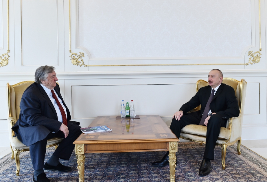 الرئيس الأذربيجاني يلتقي رئيس تحرير صحيفة 