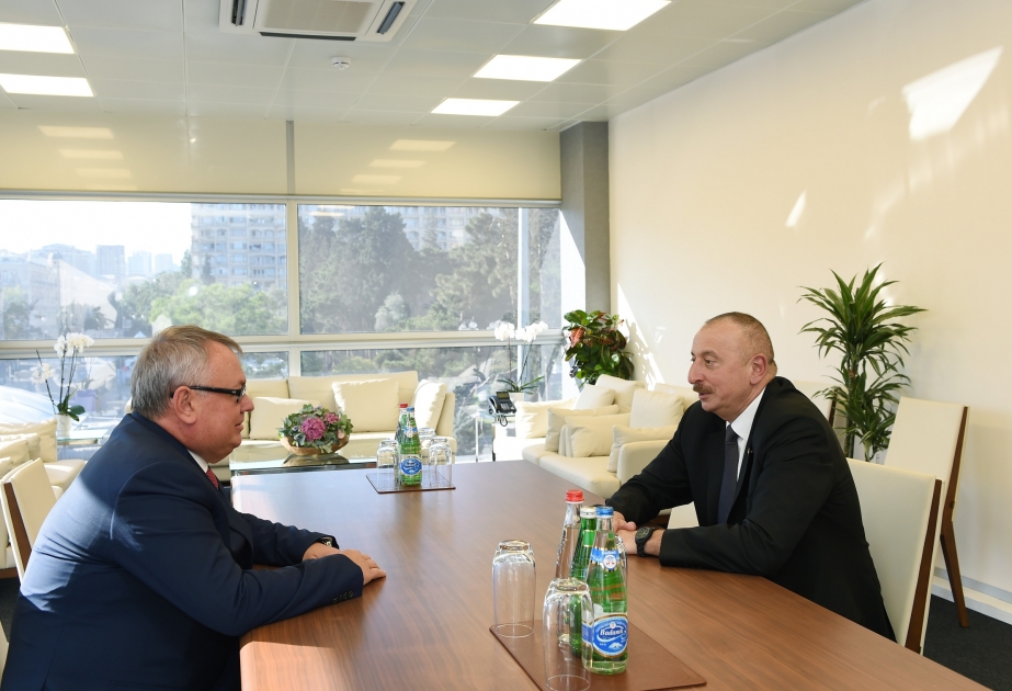 Entretien du président Ilham Aliyev avec le président de la banque VTB