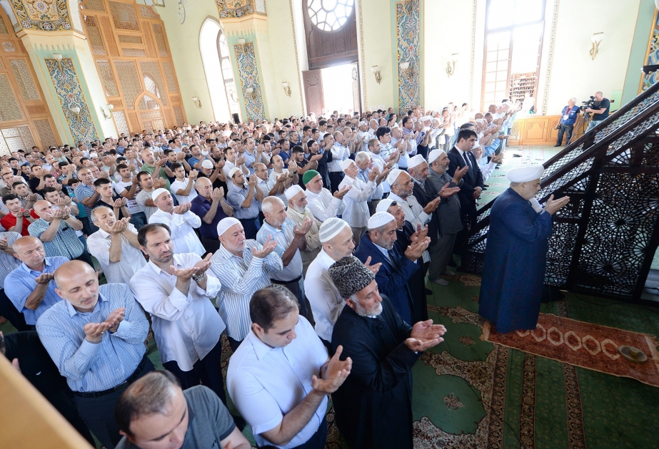 Eid al-Fitr prayer performed in Azerbaijan