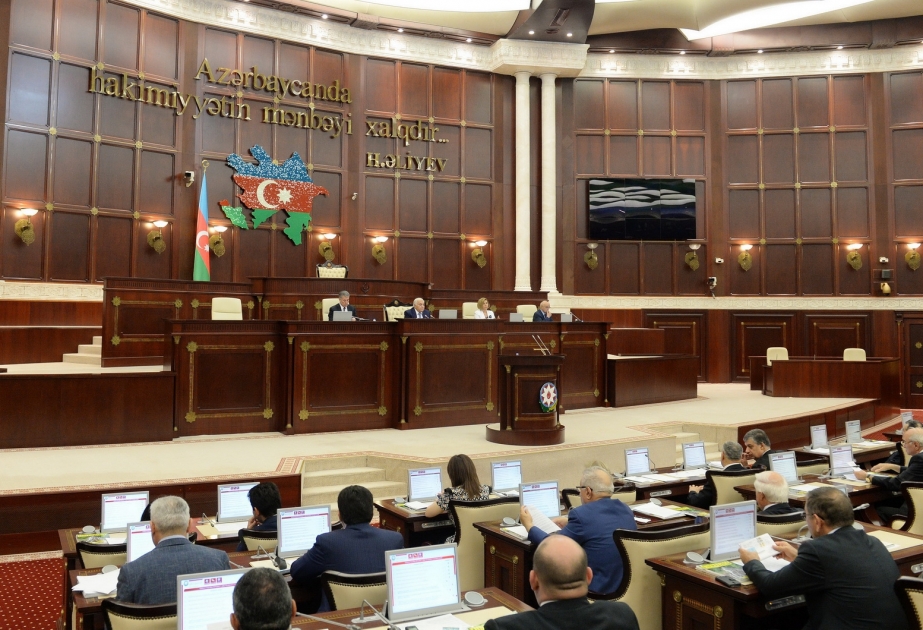 Milli Məclisin növbədənkənar sessiyasının sonuncu plenar iclası keçirilib