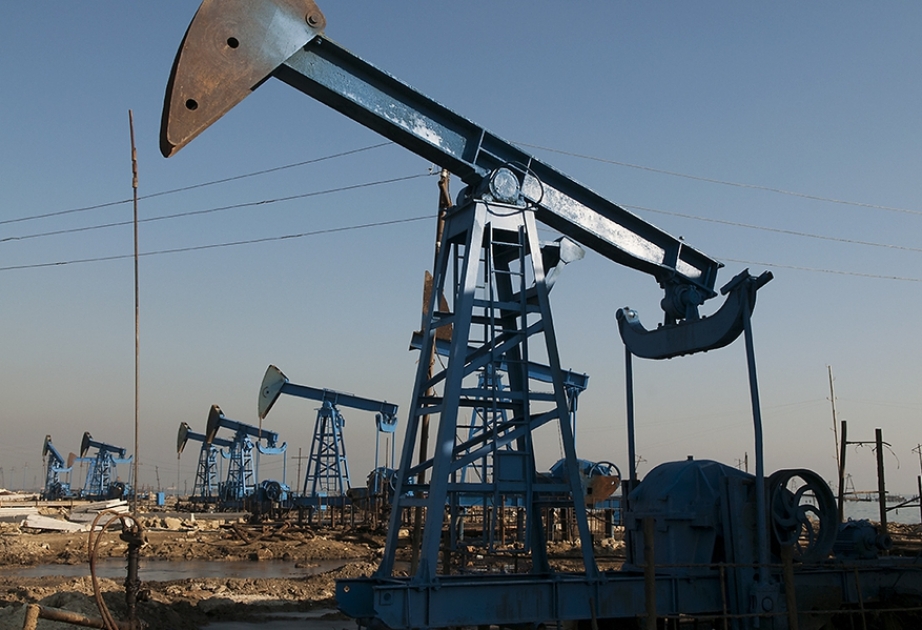 Цена азербайджанской нефти превысила 50 долларов