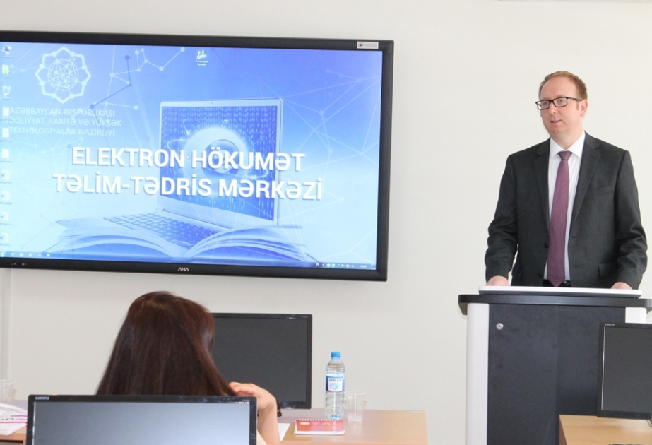 “Yeni telekommunikasiya texnologiyaları” üzrə təlimlərə başlanılıb