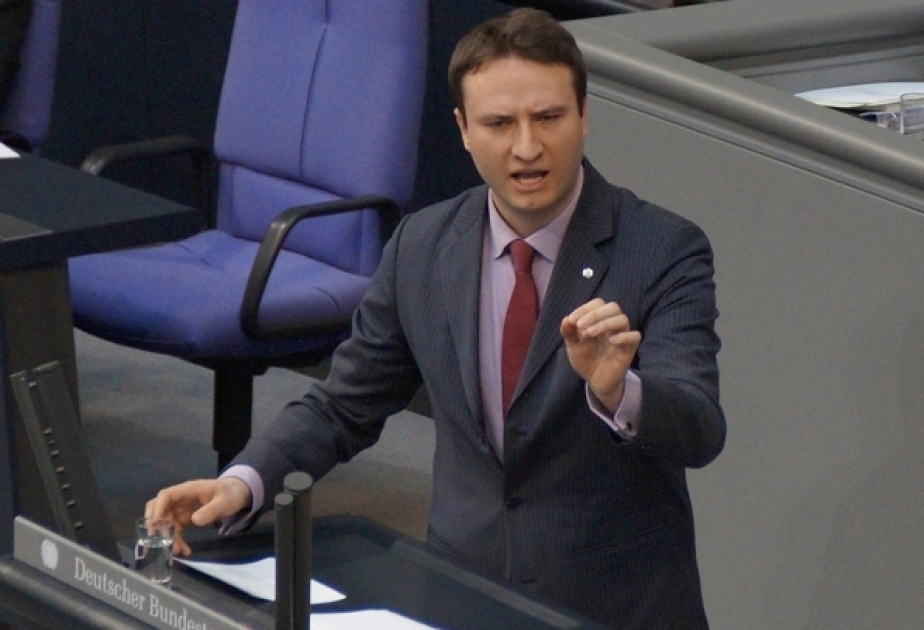 Mark Hauptman mülki əhaliyə qarşı zor tətbiqini pisləyib