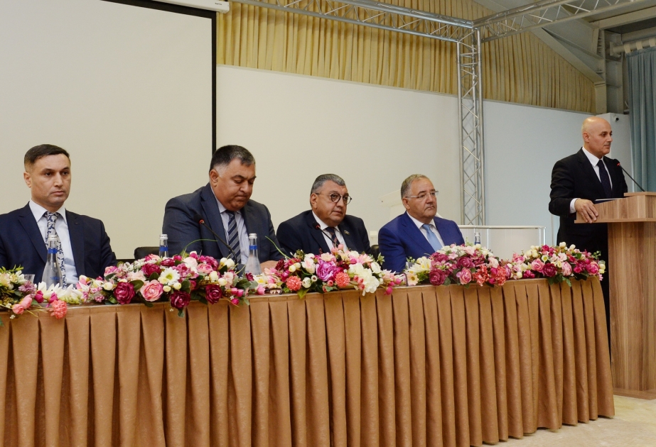 Aviasiya Akademiyasının YAP-a yeni qəbul edilmiş əməkdaşlarına üzvlük vəsiqələri verilib