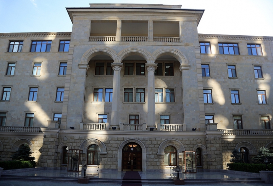 Aserbaidschans Streitkräfte setzen schweren Schlag gegen in Kampfbereitschaft gesetzte armenische Einheiten VIDEO