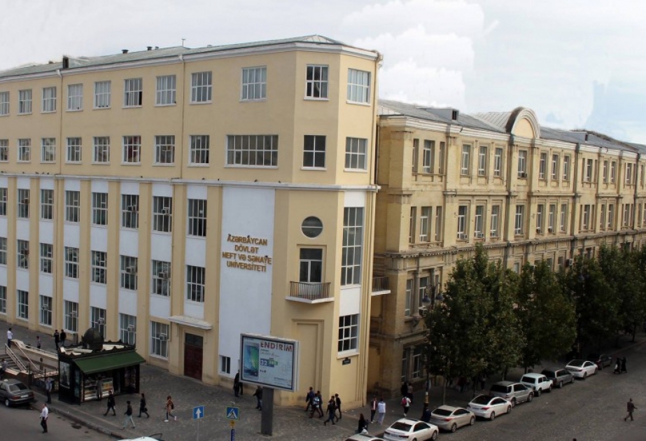 جامعة أذربيجانية تخرج دفعة من الطلبة مختلفي الجنسية بينها العربية