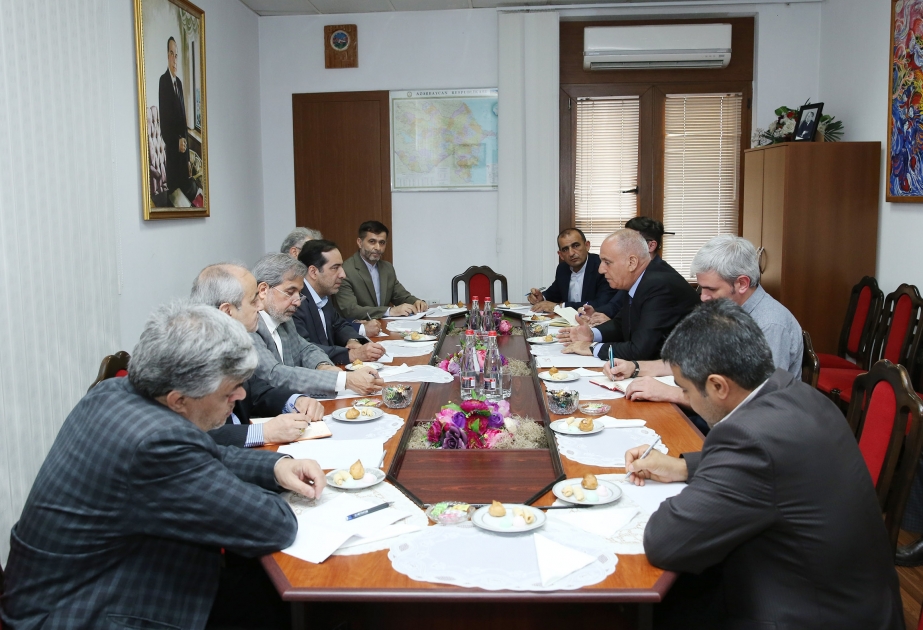 Iranische Delegation besucht AZERTAC VIDEO
