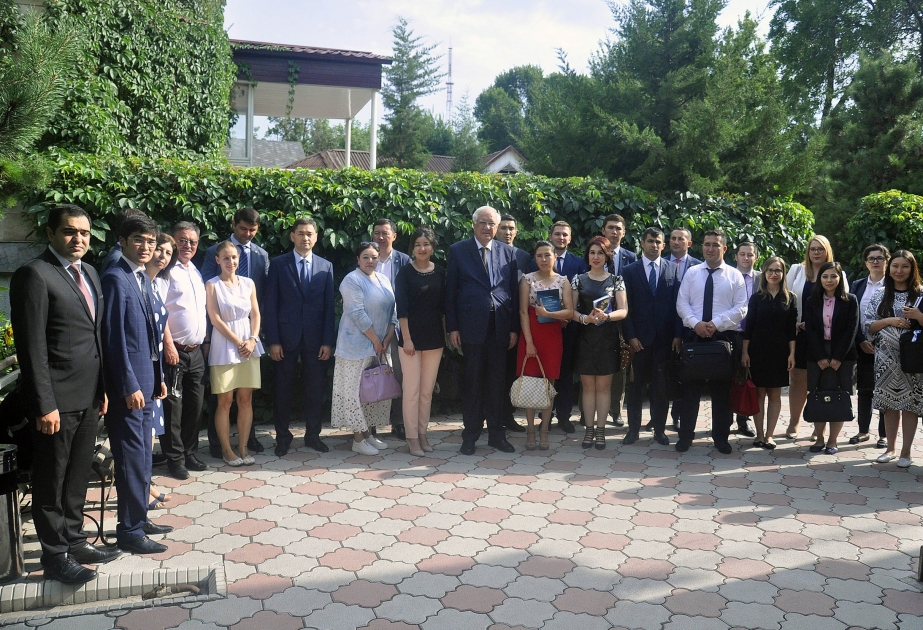 Türk Şurasına üzv olan dövlətlərin gənc diplomatları Azərbaycanın Qırğızıstandakı səfirliyində olublar