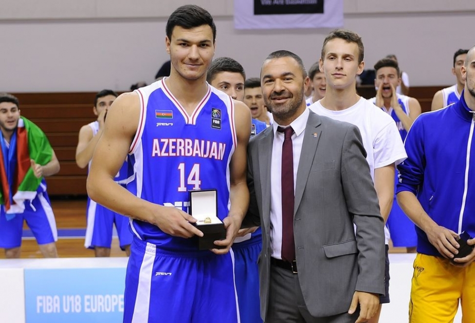 Aserbaidschans Basketballer unterzeichnet Vertrag mit “Paris Levolua“