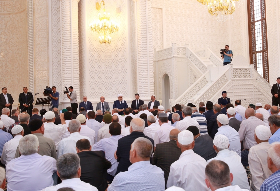 Unity prayer at Heydar Mosque: Azerbaijan pays tribute to Turkish July 15 martyrs