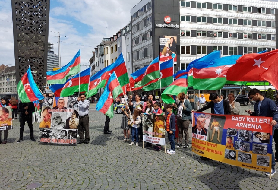 Protestaktion gegen armenische Provokation in Deutschland
