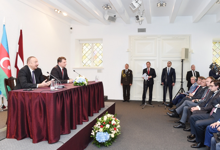 Pressekonferenz der Präsidenten von Aserbaidschan und Lettland Ilham Aliyev und Raimonds Vējonis VIDEO