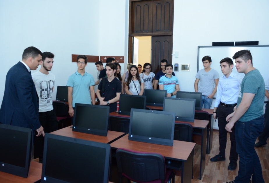 Applicants who scored over 600 points visit UNEC
