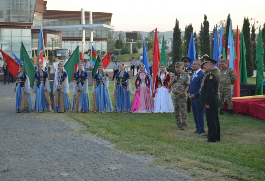 “Xalqla Ordu əl-ələ” hərbi vətənpərvərlik marafonu davam edir