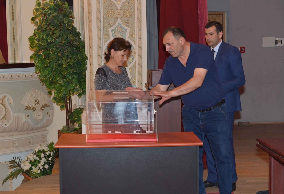 Xəzər rayonunda məskunlaşmış məcburi köçkünlərin yeni mənzillərə köçürülməsi ilə bağlı püşk atılıb
