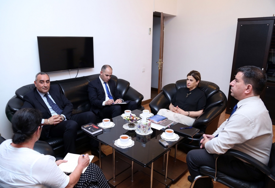 Botschafter von Königreichs Marokko besucht Übersetzungszentrum