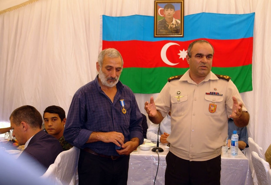 Şəhidin təltif olunduğu medal ailəsinə təqdim edilib