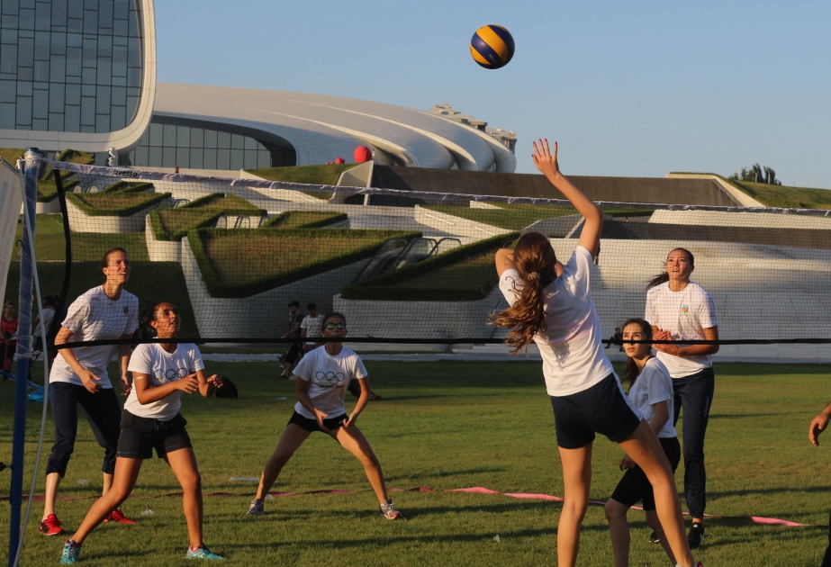 Voleybol üzrə qadınlar arasında Avropa çempionatının final mərhələsinə həsr olunmuş festival keçirilib