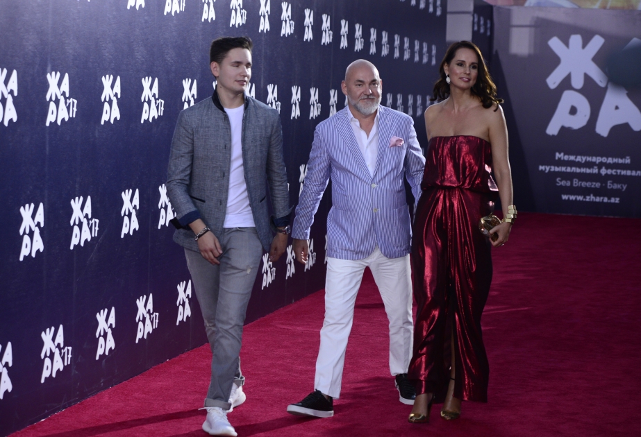 Celebrities walk red carpet as Zhara festival continues in Baku