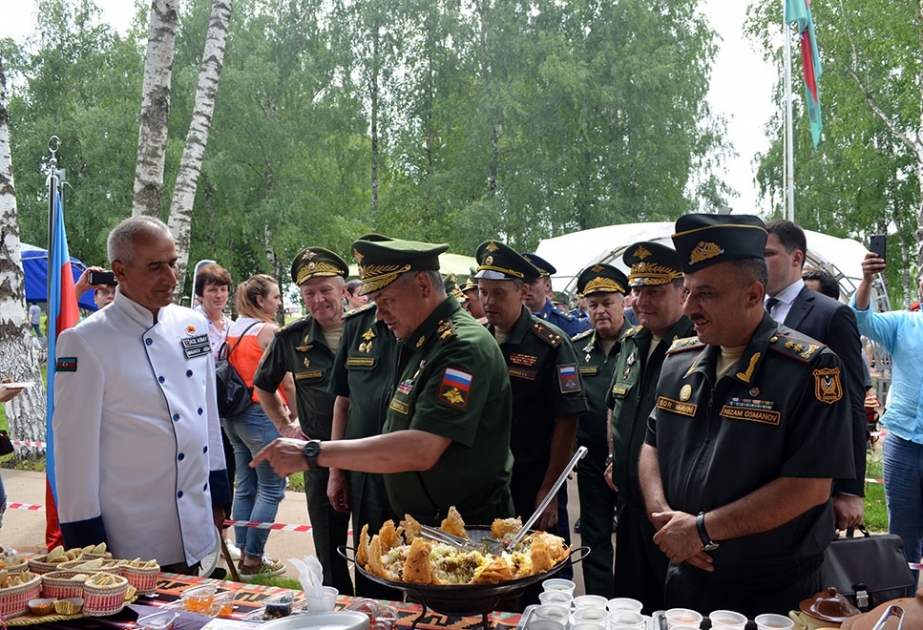 Aserbaidschanische Militärköche nehmen in Moskau am Wettbewerb “Feldküche“ teil