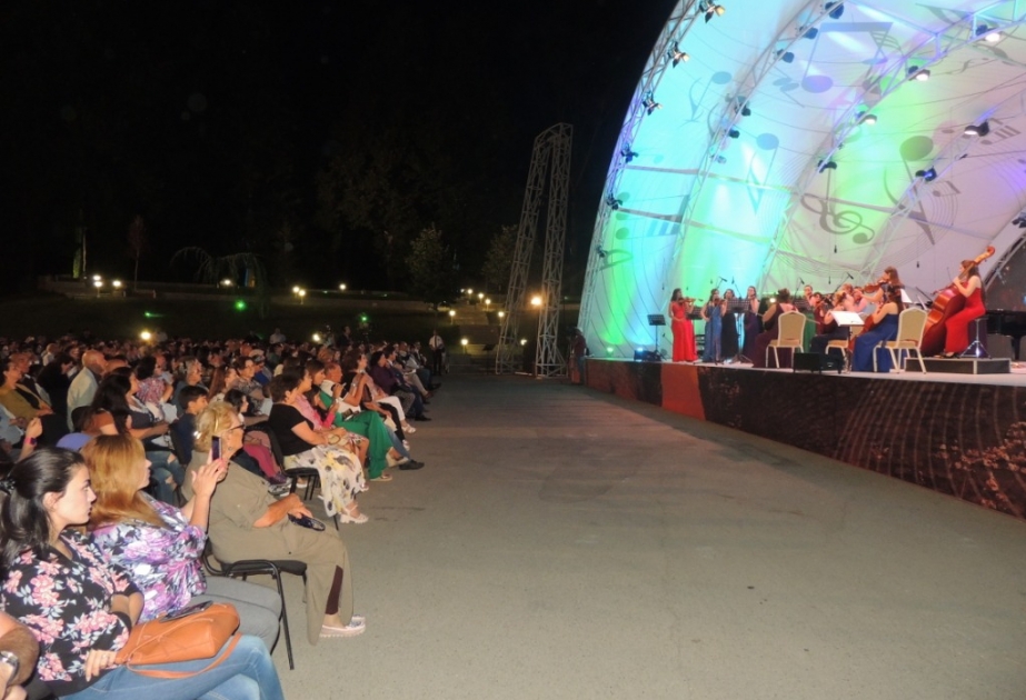 Выступление британского камерного оркестра «FeMusa» на Габалинском фестивале было встречено с интересом ВИДЕО