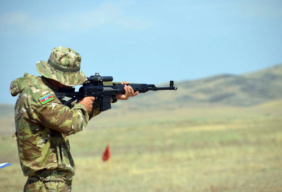 阿塞拜疆狙击手在“狙击边界”项目大赛中顺利晋级下一阶段比赛